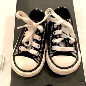 Baby converses